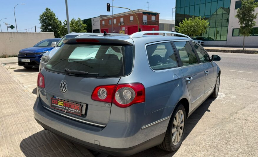 VOLKSWAGEN Passat ADVANCE
