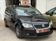 VOLKSWAGEN Touran traveller
