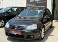 VOLKSWAGEN golf v