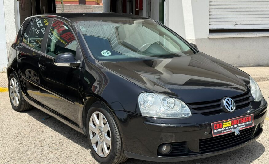 VOLKSWAGEN golf v