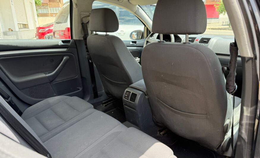 VOLKSWAGEN golf v