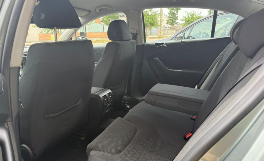 VOLKSWAGEN passat trendline