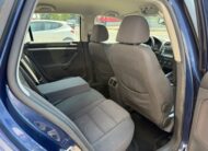 VOLKSWAGEN Golf ADVANCE