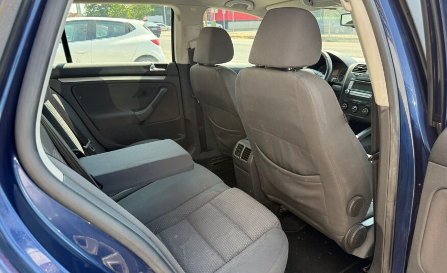 VOLKSWAGEN Golf ADVANCE