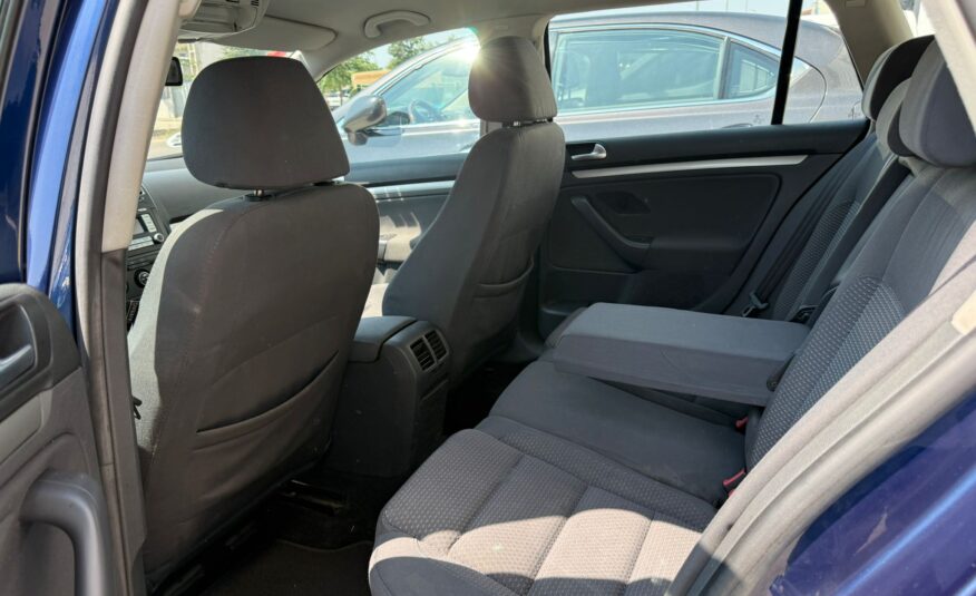 VOLKSWAGEN Golf ADVANCE