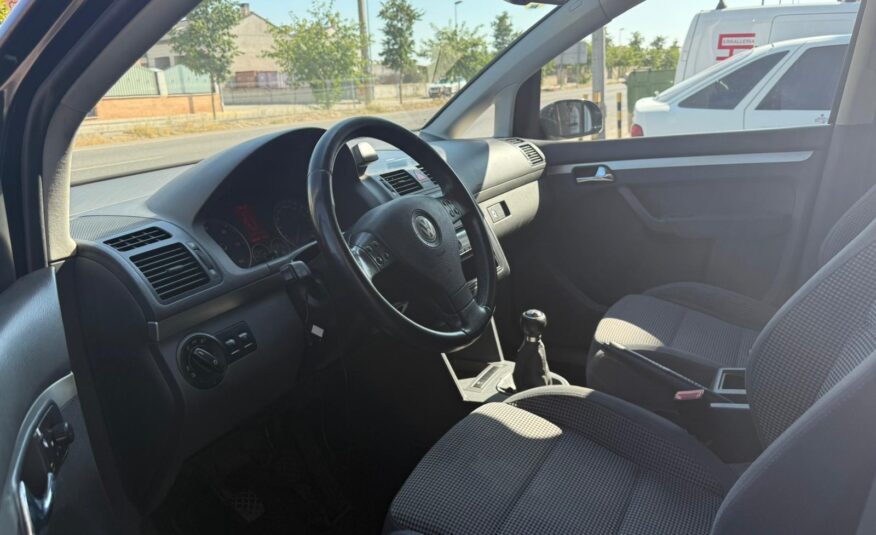VOLKSWAGEN TOURAN TDI
