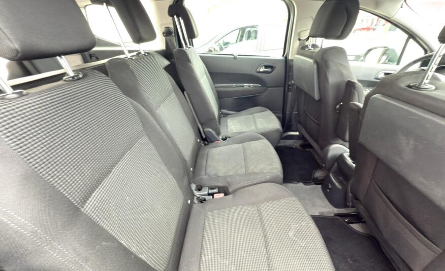 PEUGEOT 5008 1.6 hdi