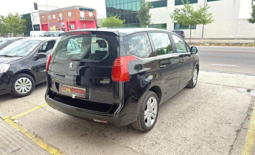 PEUGEOT 5008 1.6 hdi