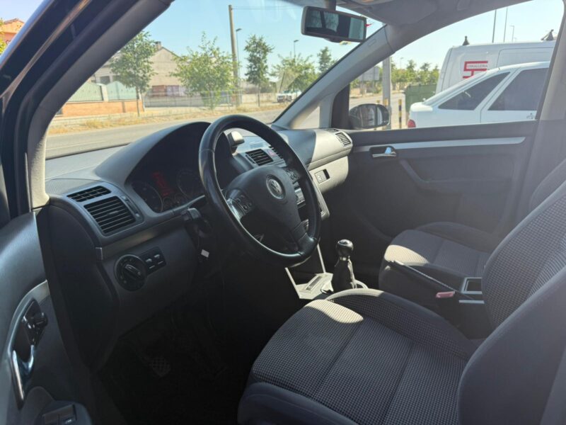 VOLKSWAGEN TOURAN TDI
