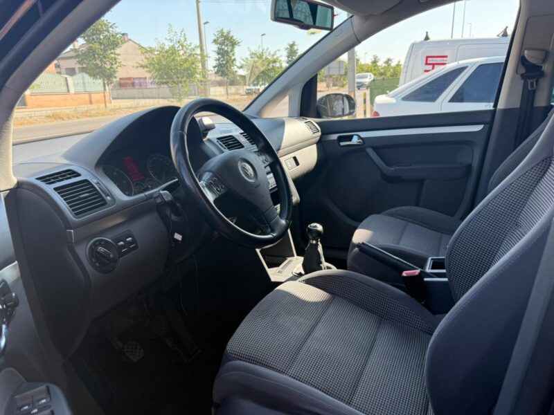 VOLKSWAGEN TOURAN TDI