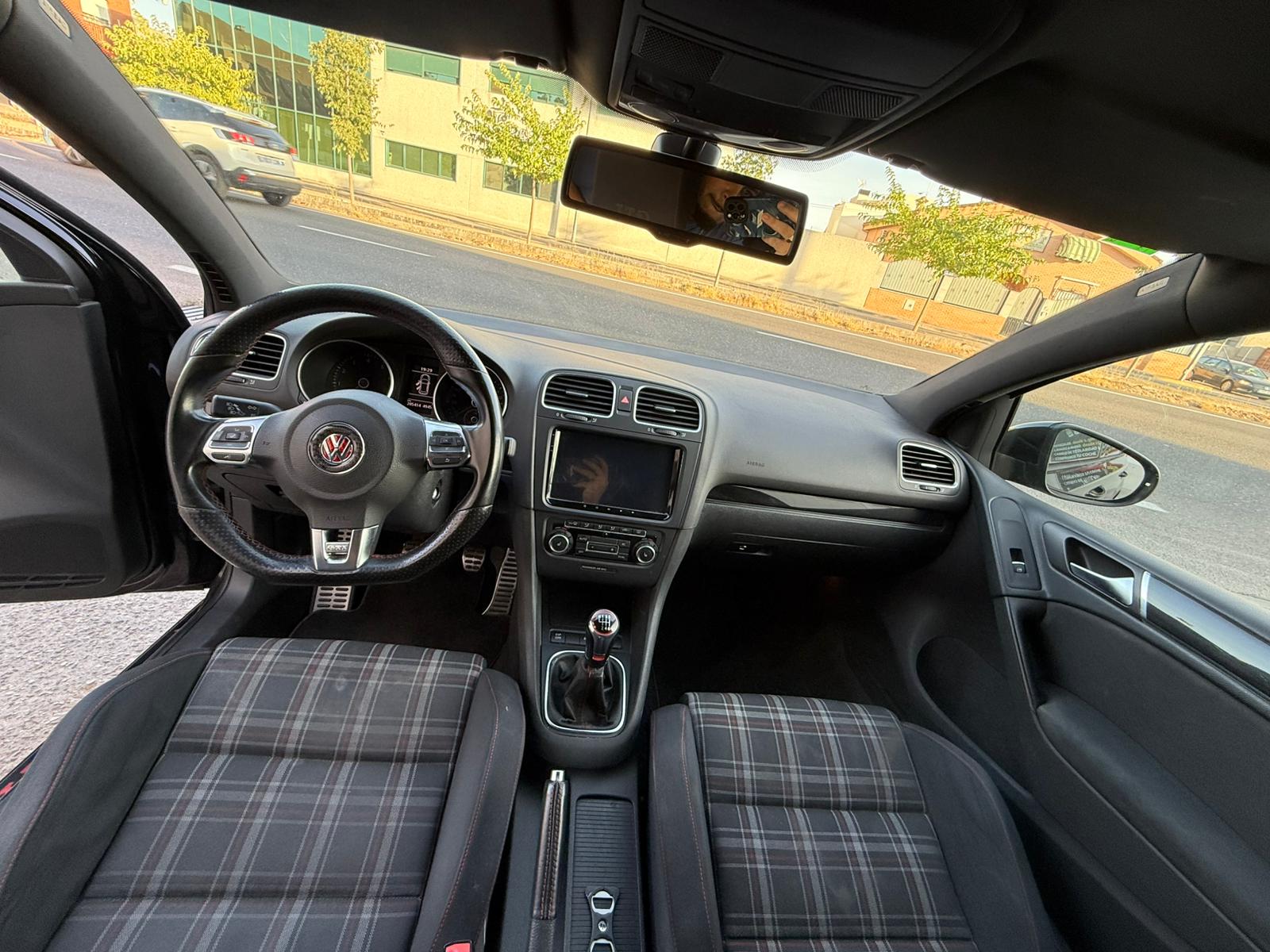 VOLKSWAGEN Golf 2.0 GTI TSI