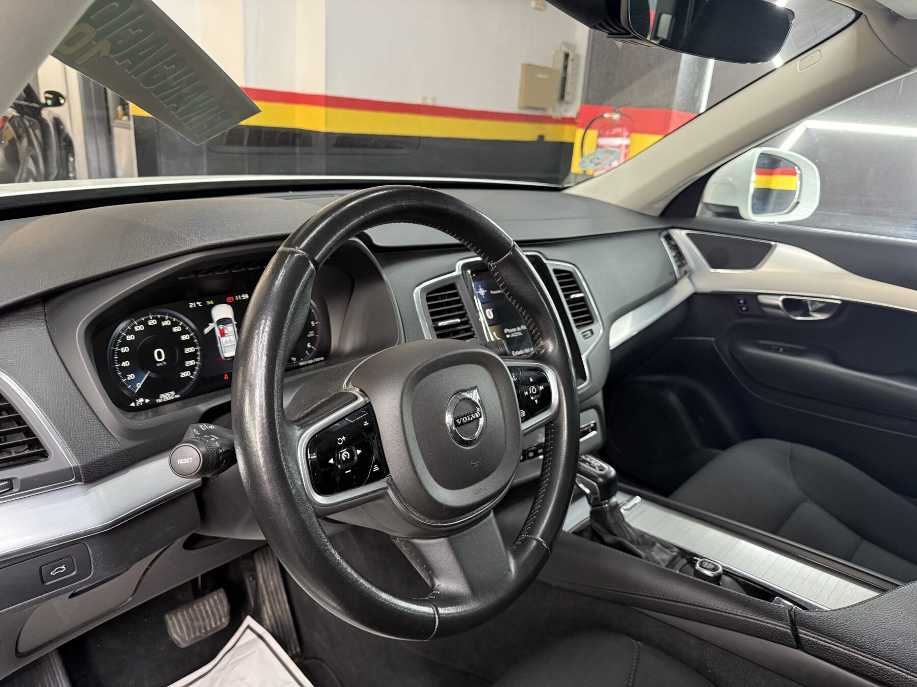 VOLVO XC90 2.0 D5 Momentum AWD 