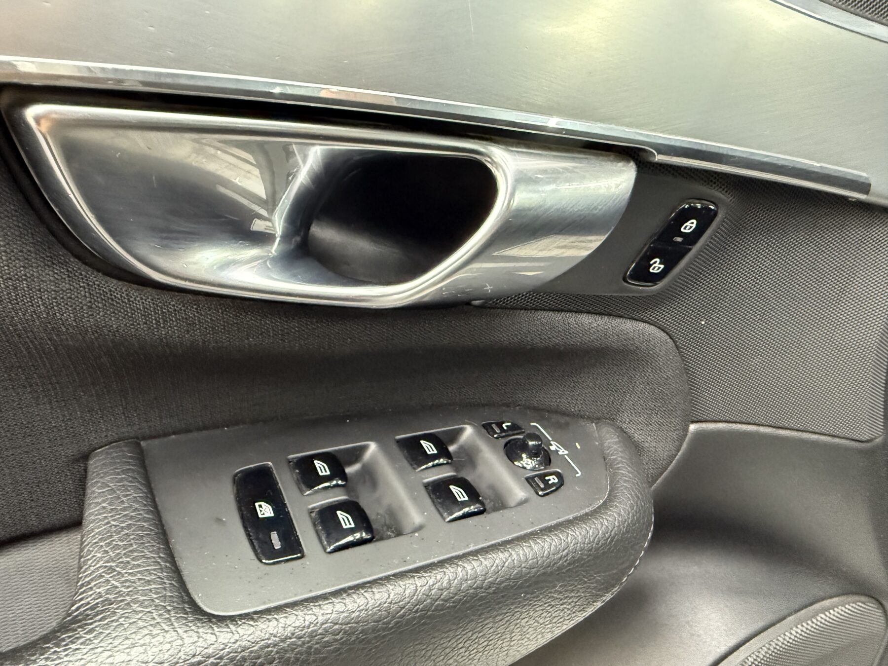 VOLVO XC90 2.0 D5 Momentum AWD 