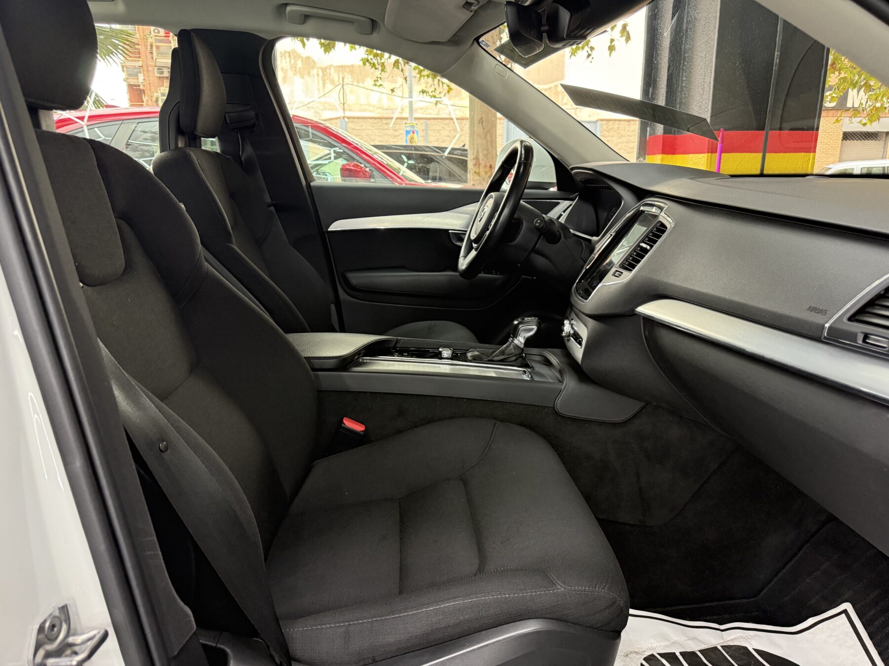 VOLVO XC90 2.0 D5 Momentum AWD 