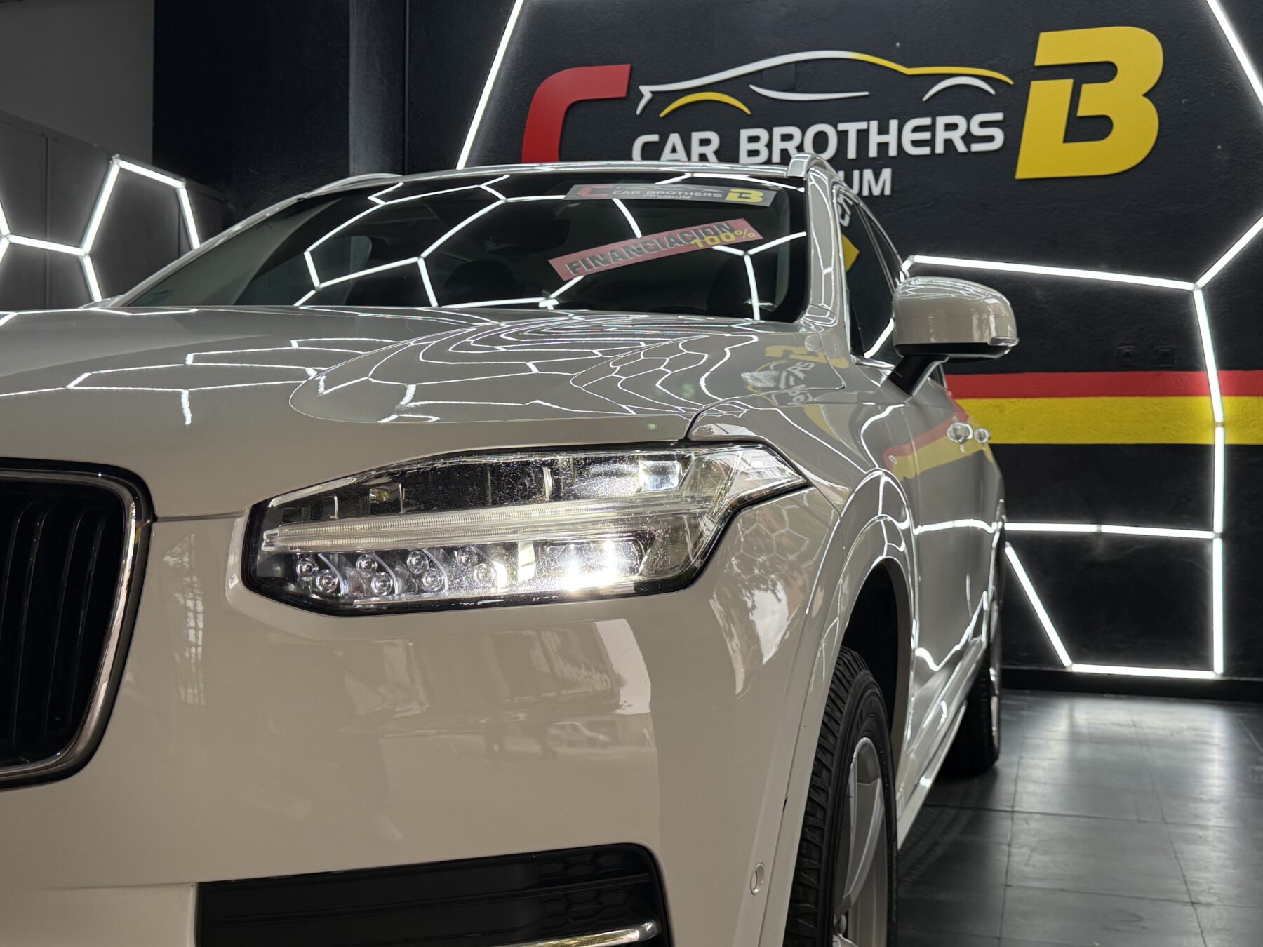 VOLVO XC90 2.0 D5 Momentum AWD 