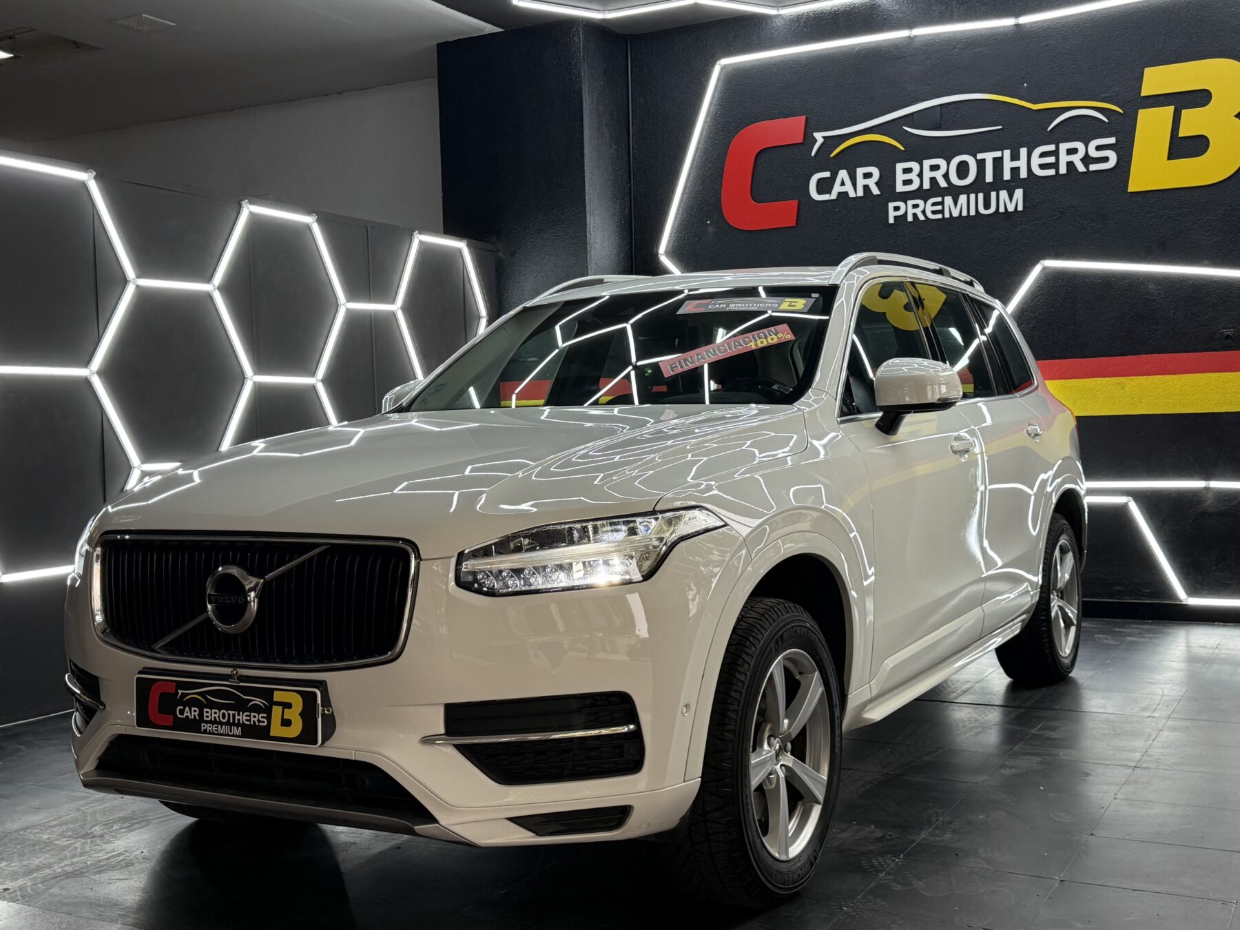 VOLVO XC90 2.0 D5 Momentum AWD 