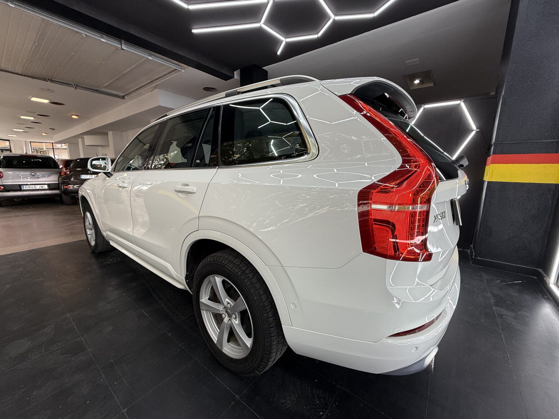 VOLVO XC90 2.0 D5 Momentum AWD 
