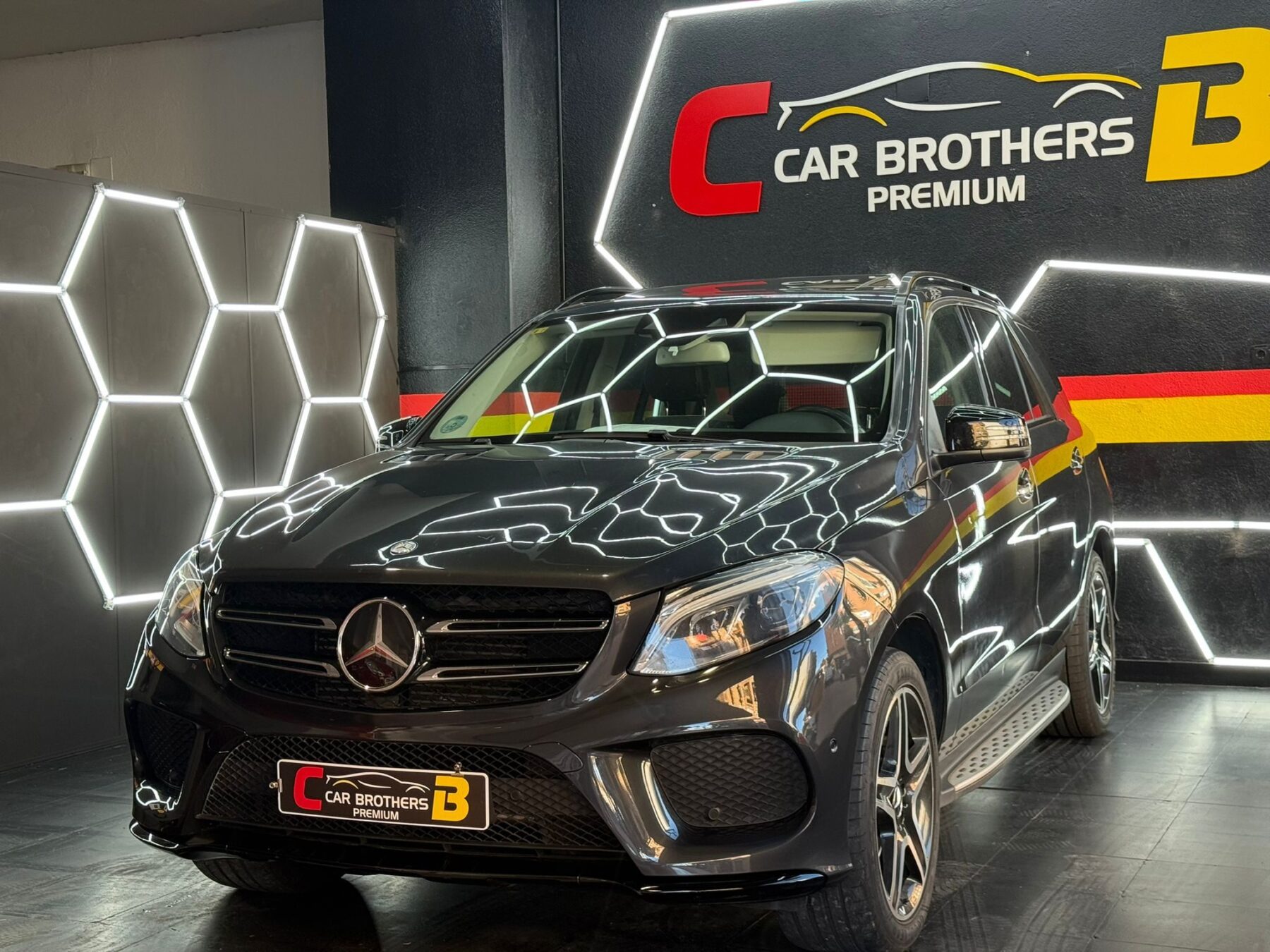 MERCEDES-BENZ GLE AMG-LINE