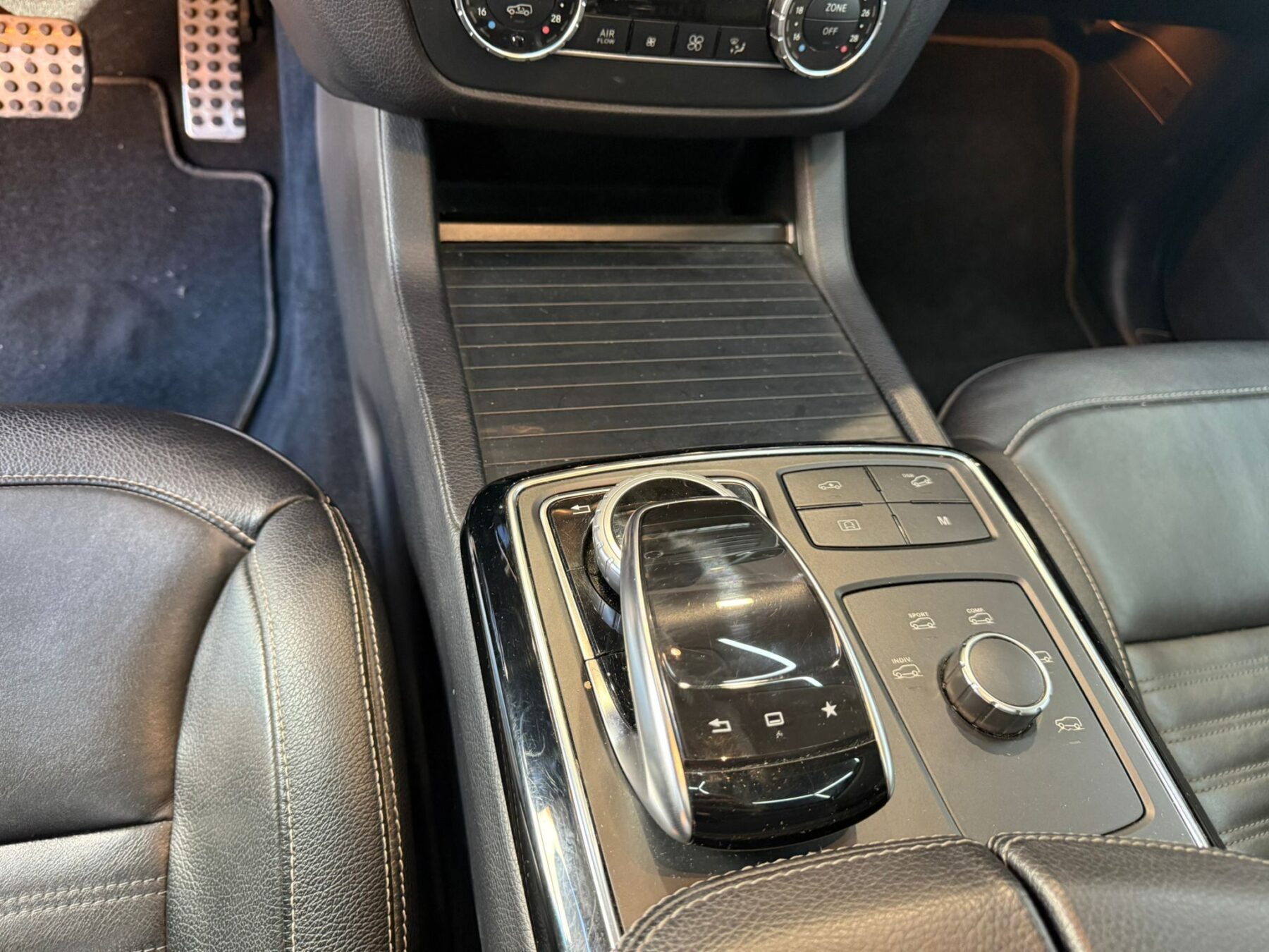 MERCEDES-BENZ GLE AMG-LINE