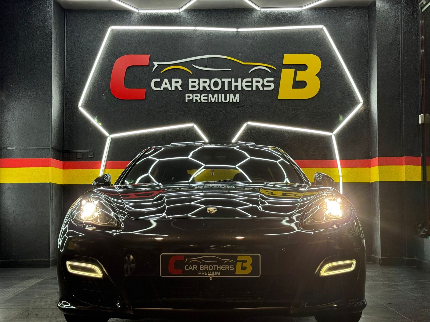 PORSCHE Panamera TURBO S 