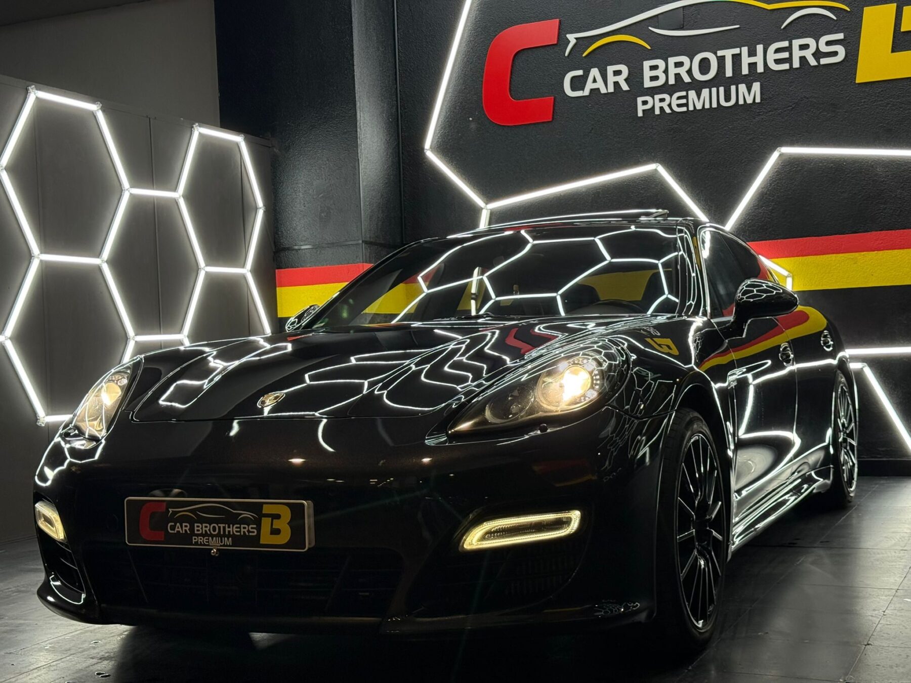 PORSCHE Panamera TURBO S 