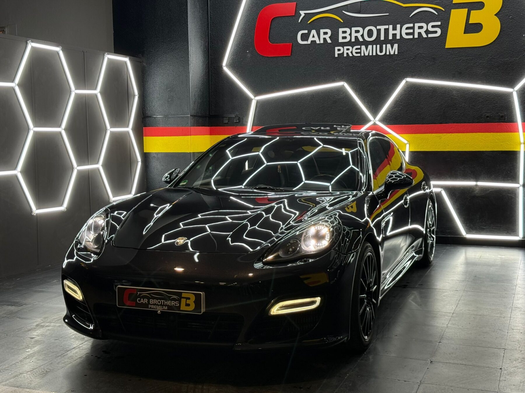 PORSCHE Panamera TURBO S 