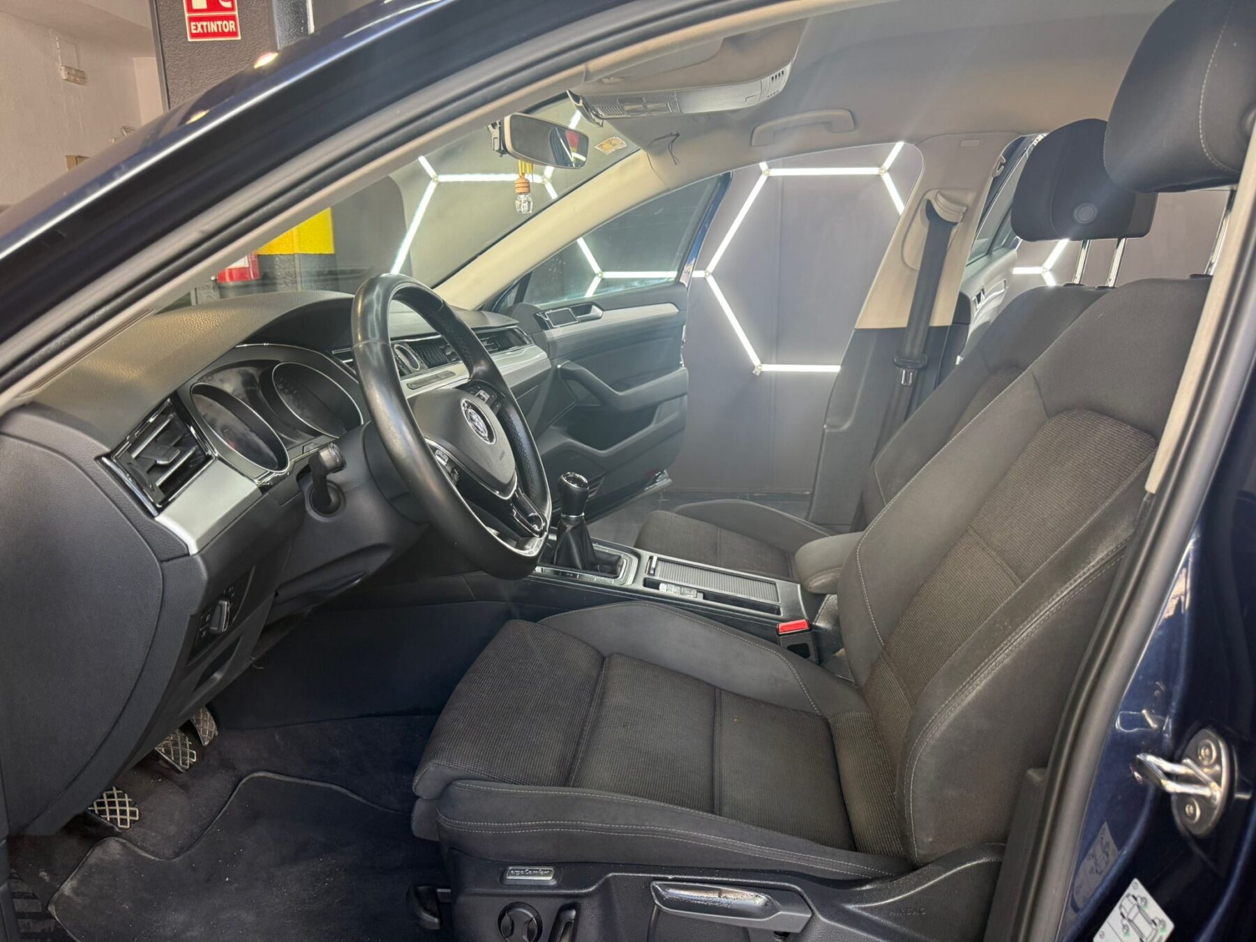 VOLKSWAGEN passat ADVANCE