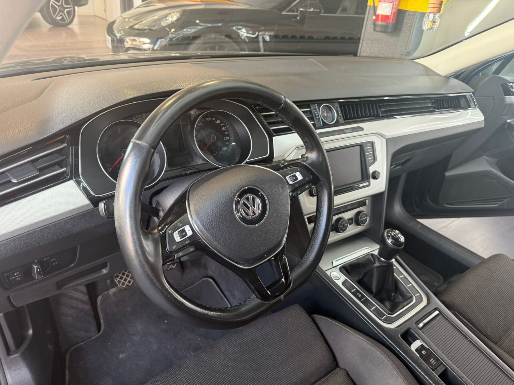 VOLKSWAGEN passat ADVANCE