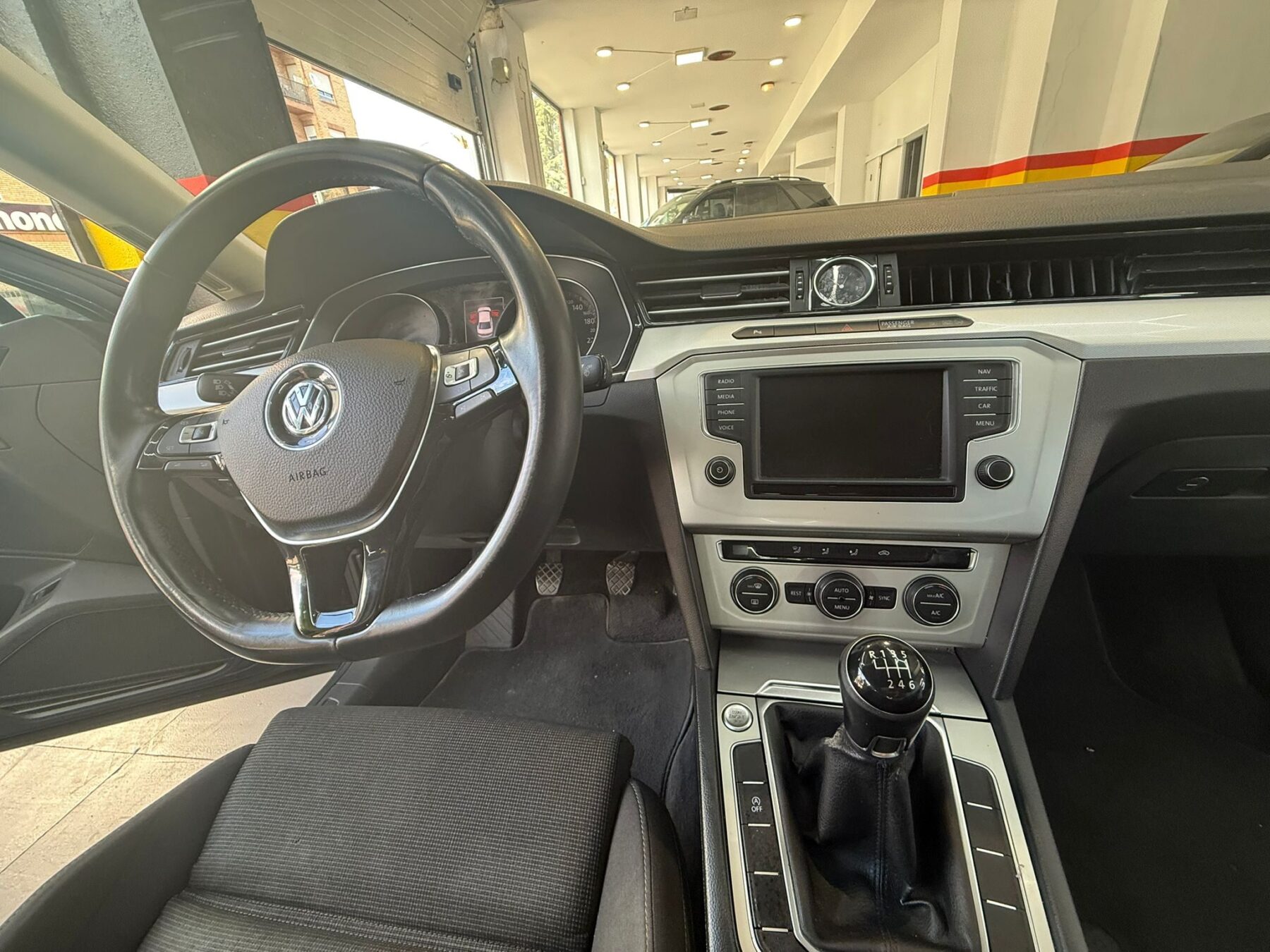 VOLKSWAGEN passat ADVANCE