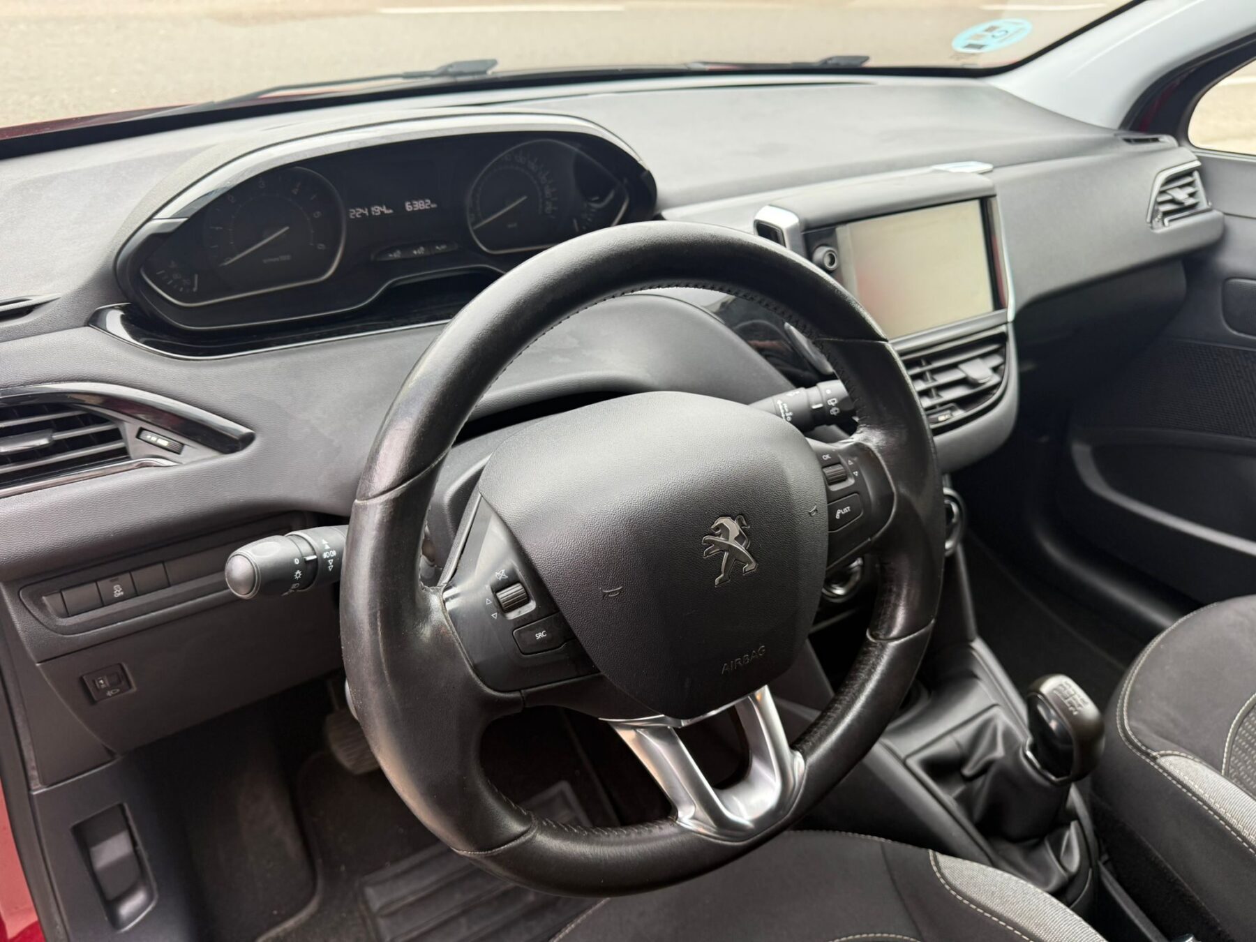 PEUGEOT 208 HDI