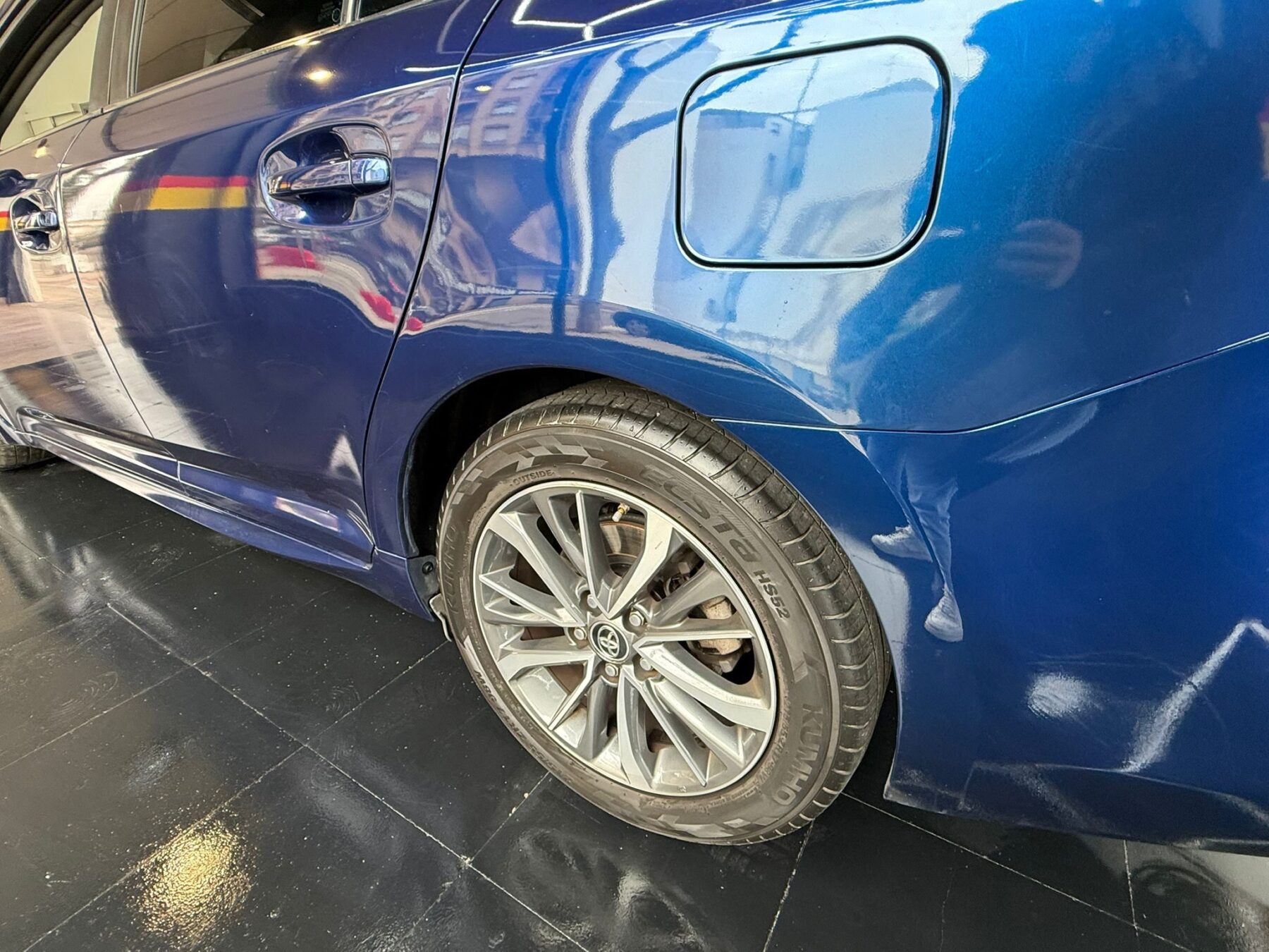 TOYOTA AVENSIS ADVANCE