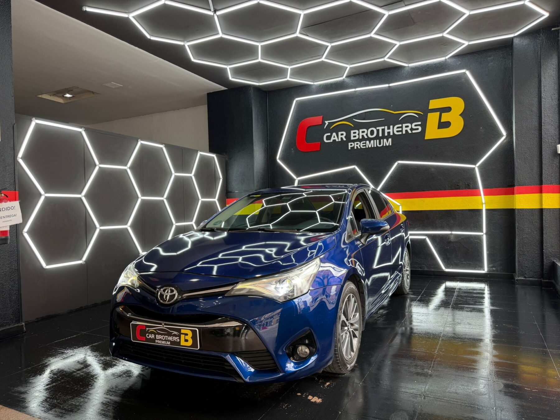 TOYOTA AVENSIS ADVANCE