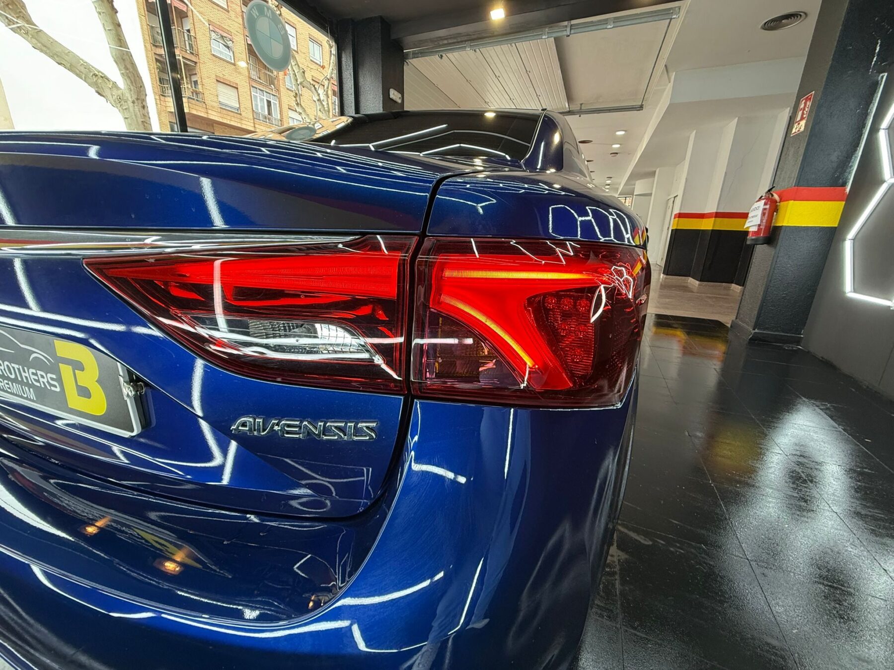 TOYOTA AVENSIS ADVANCE