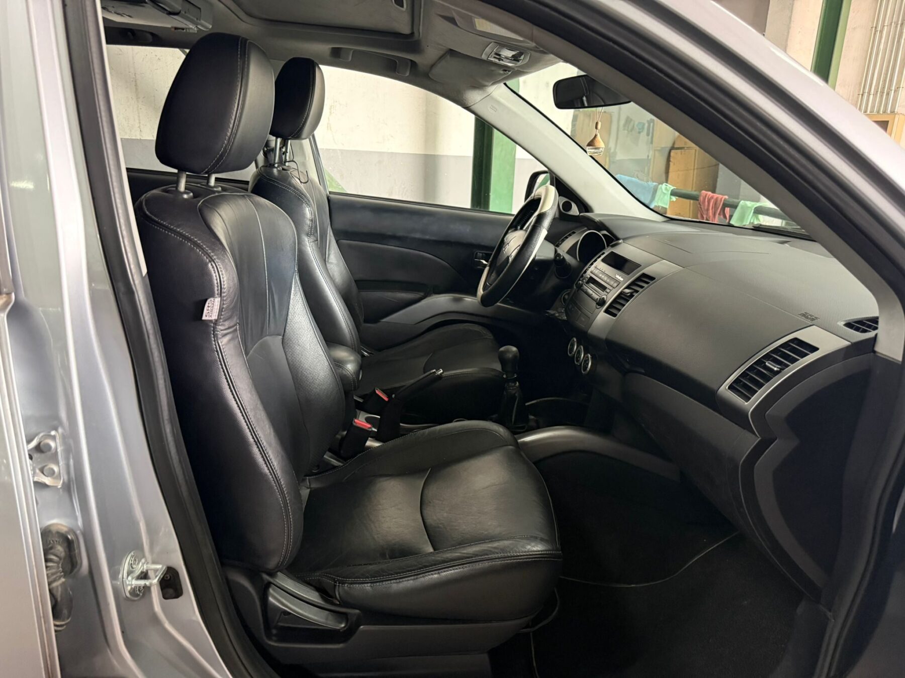 MITSUBISHI outlander kaiteki