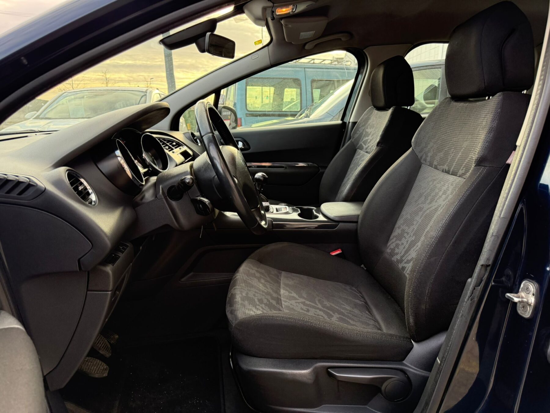 PEUGEOT 3008 premium