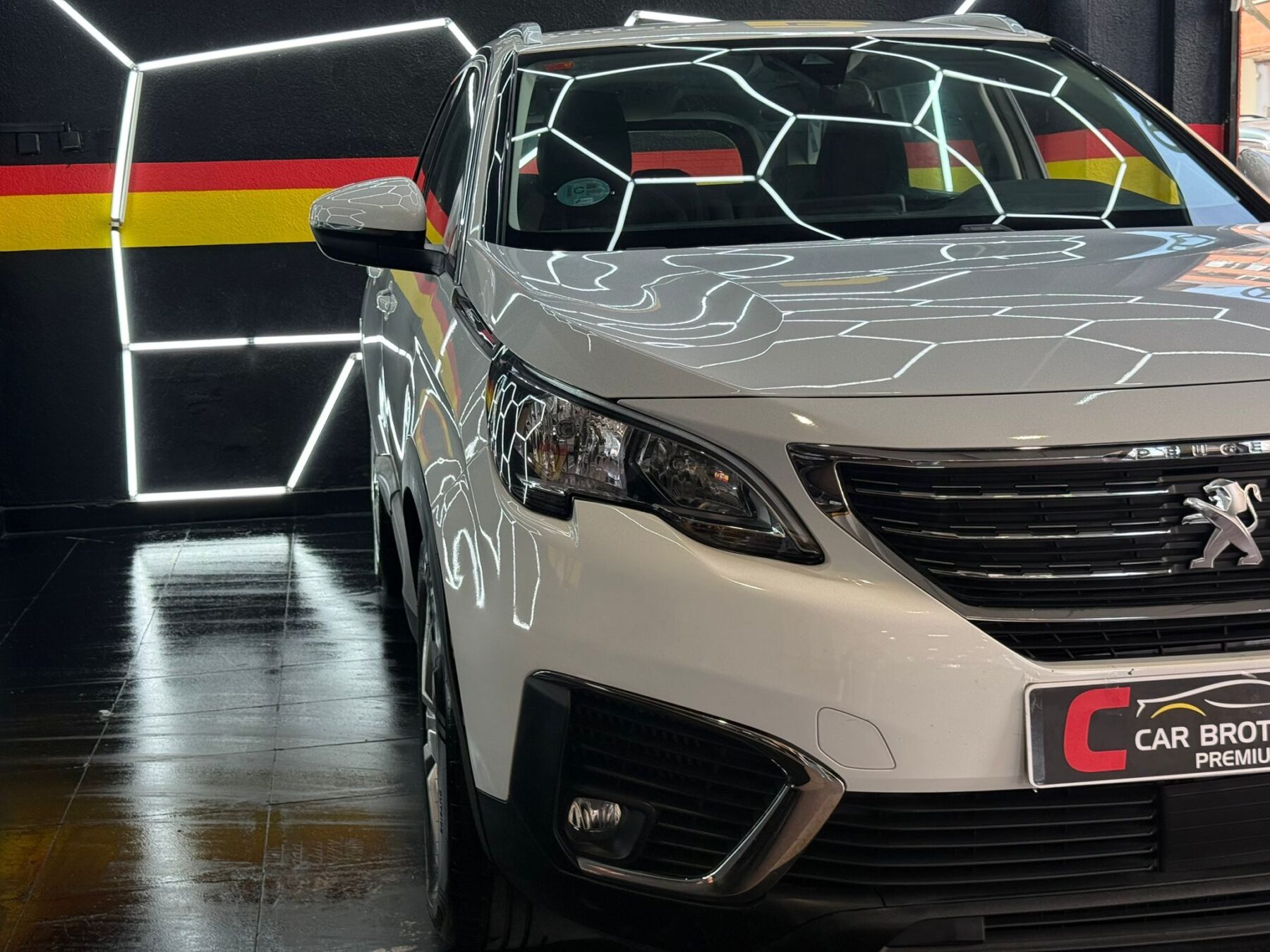 PEUGEOT 5008 ACTIVE