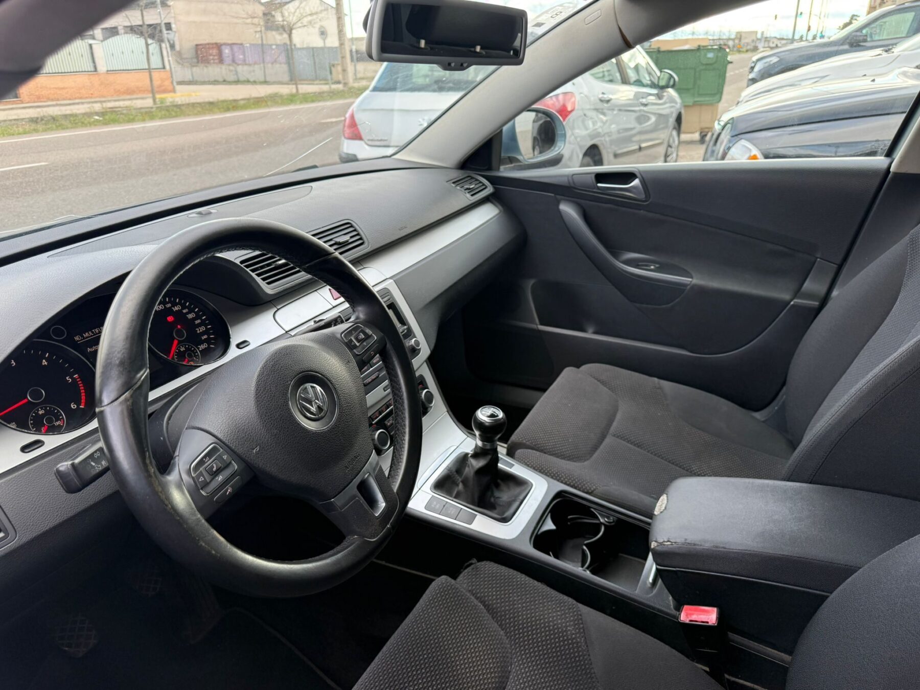 VOLKSWAGEN passat advance plus