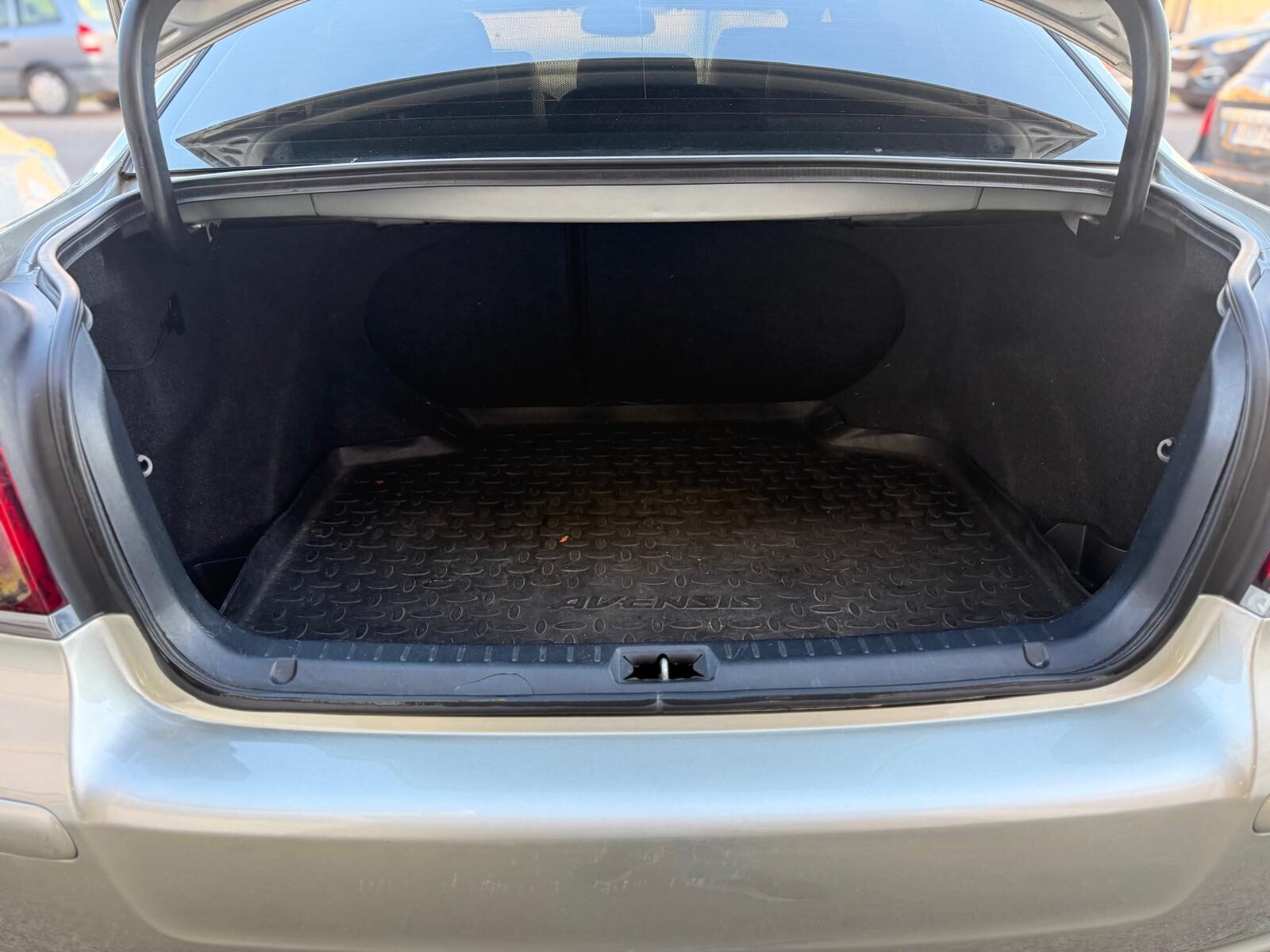 TOYOTA AVENSIS 2.2 d-4d