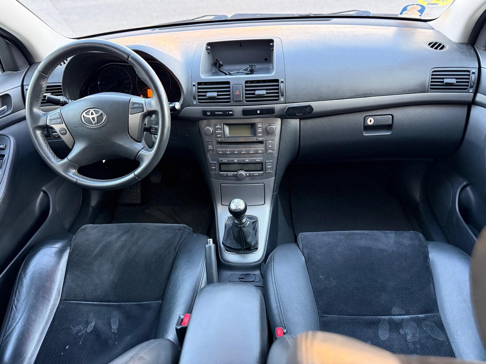 TOYOTA AVENSIS 2.2 d-4d