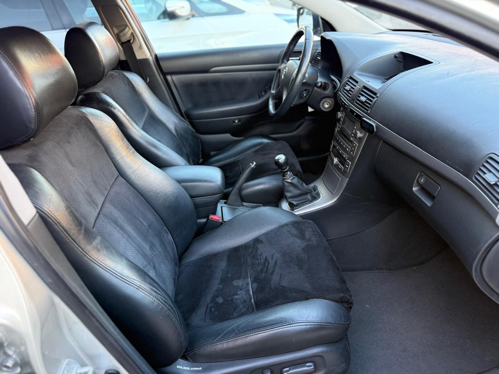 TOYOTA AVENSIS 2.2 d-4d