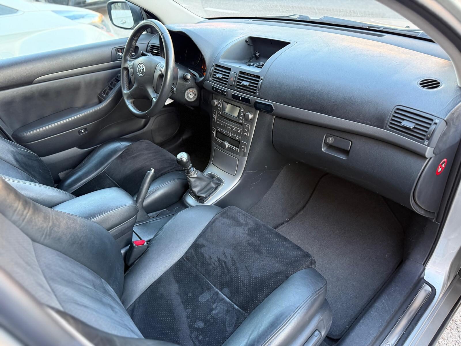 TOYOTA AVENSIS 2.2 d-4d