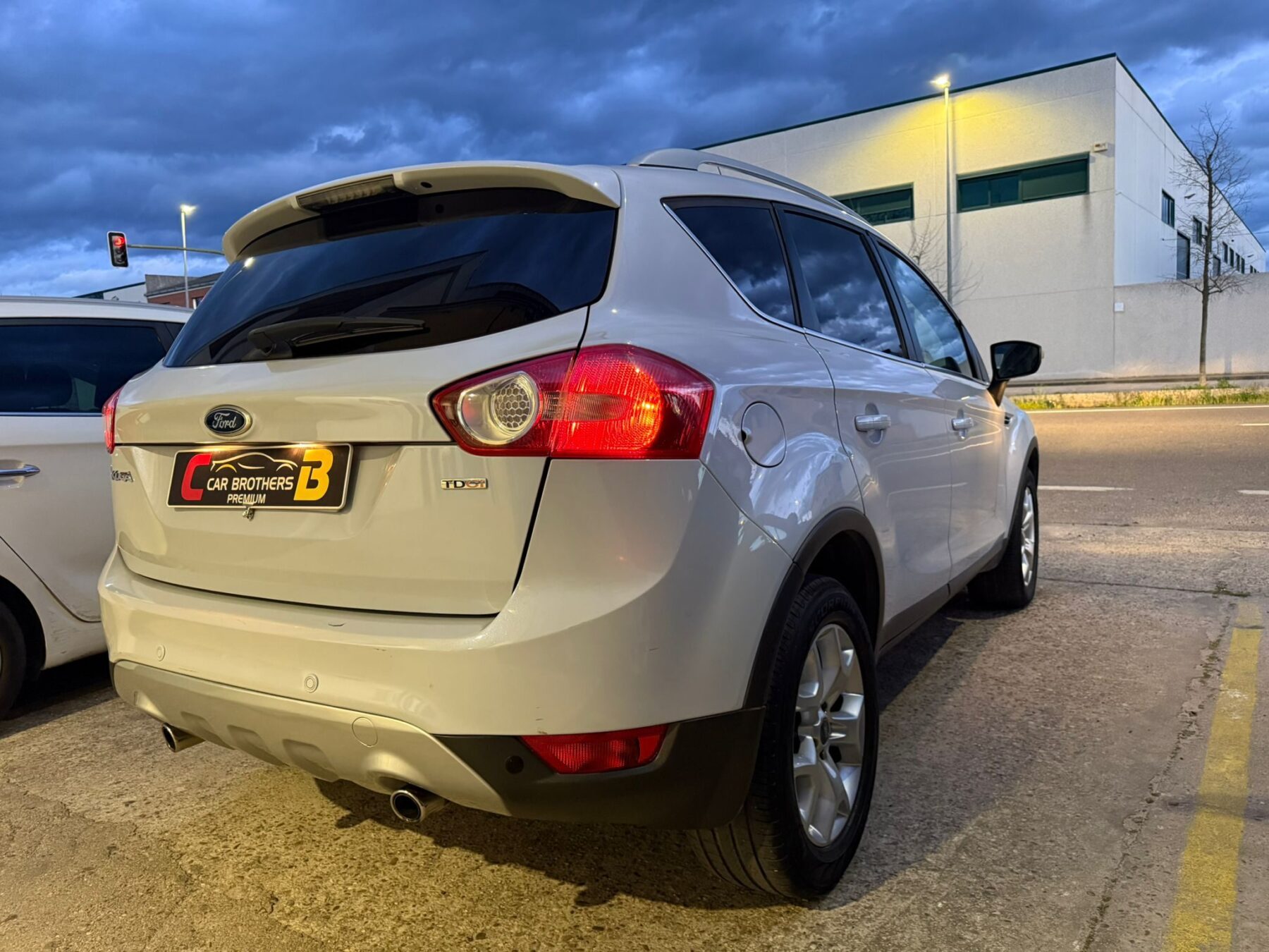 FORD kuga titanium