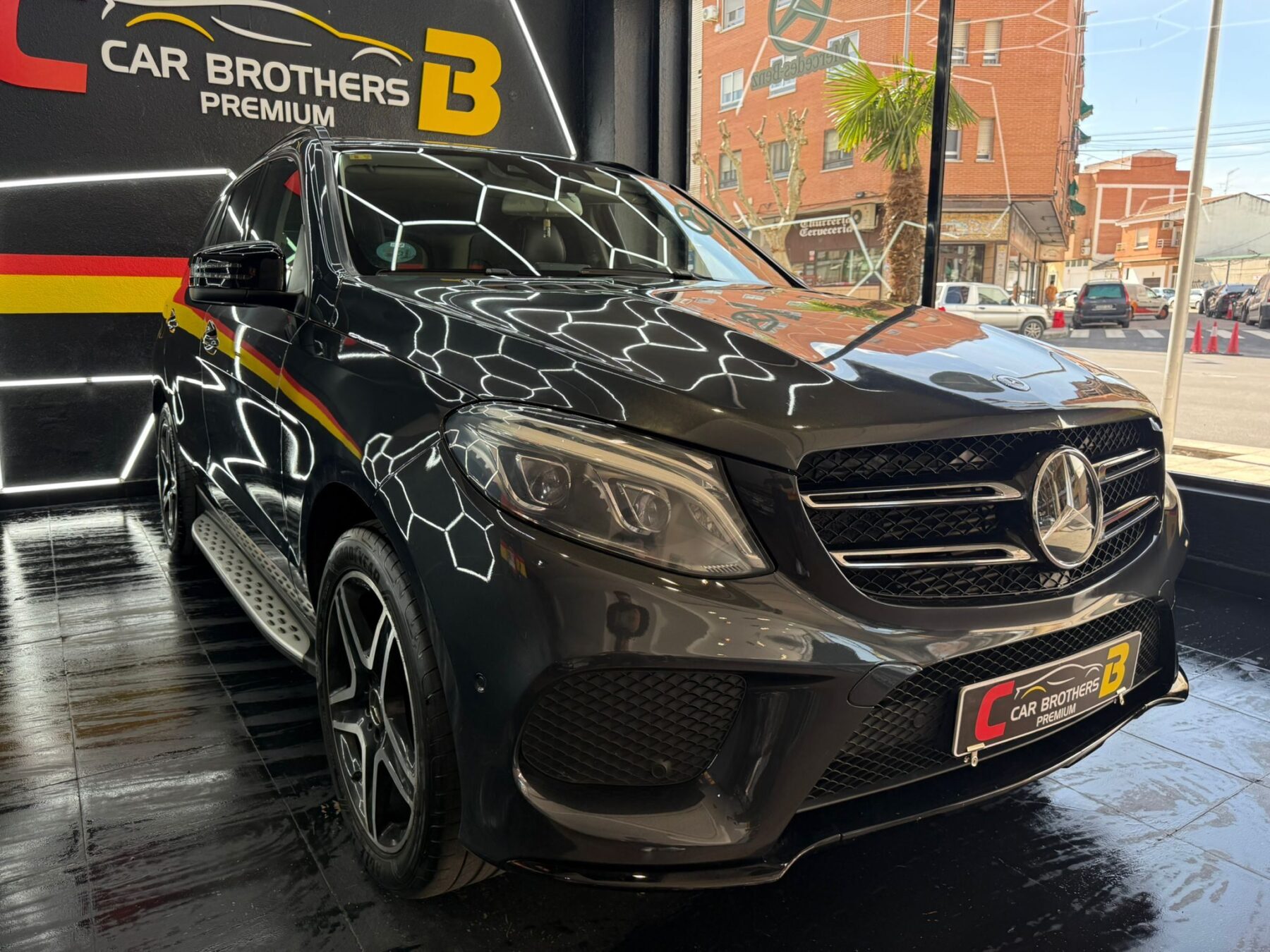 MERCEDES-BENZ GLE AMG-LINE