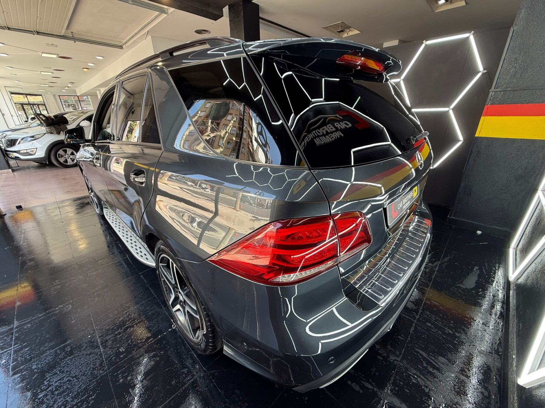 MERCEDES-BENZ GLE AMG-LINE