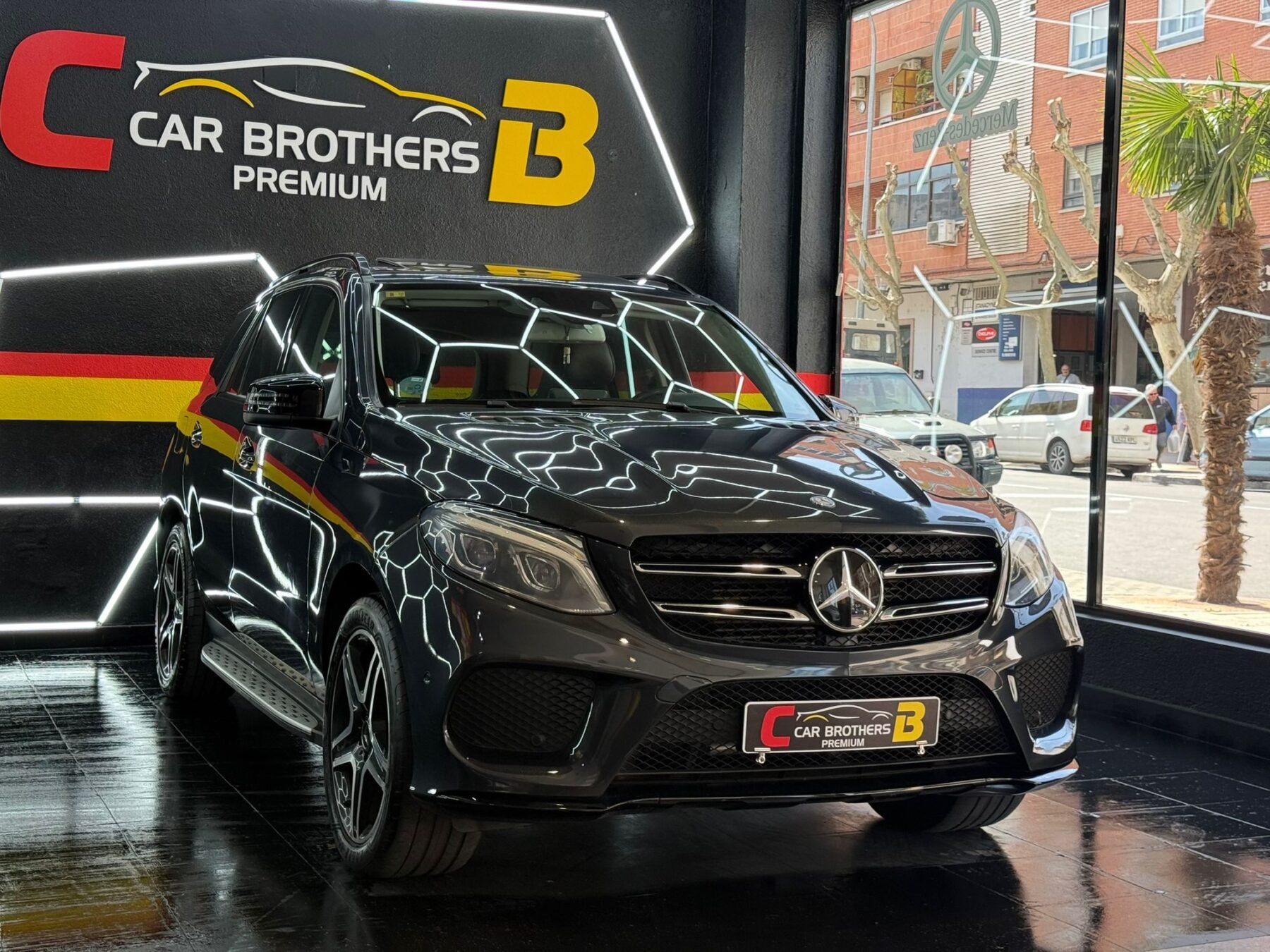 MERCEDES-BENZ GLE AMG-LINE