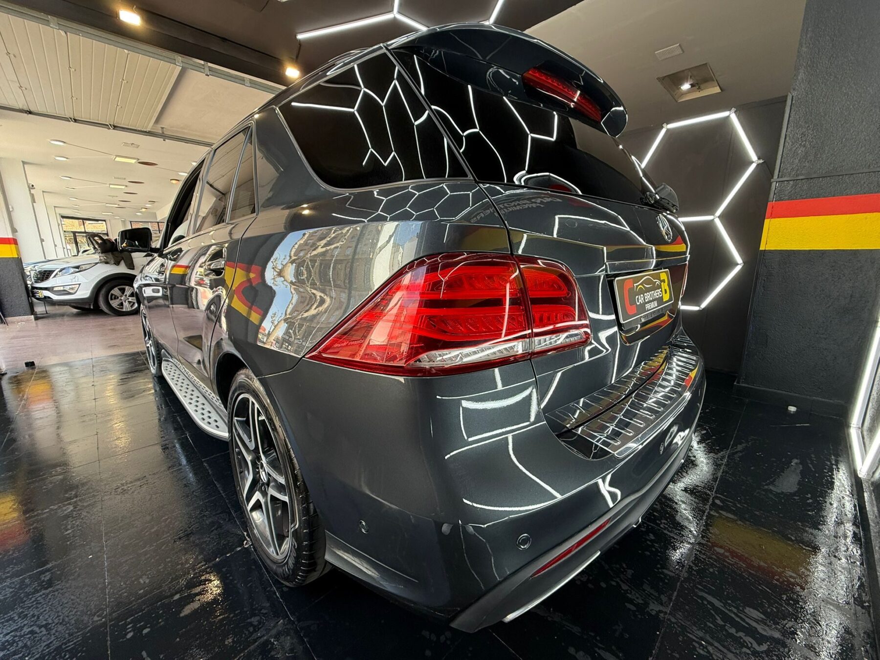 MERCEDES-BENZ GLE AMG-LINE