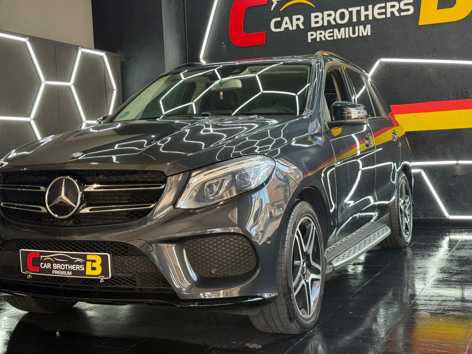 MERCEDES-BENZ GLE AMG-LINE