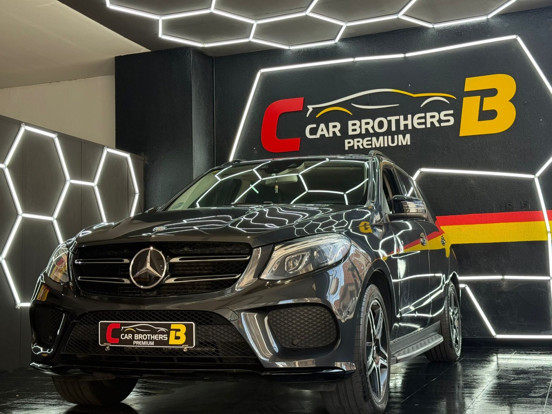 MERCEDES-BENZ GLE AMG-LINE