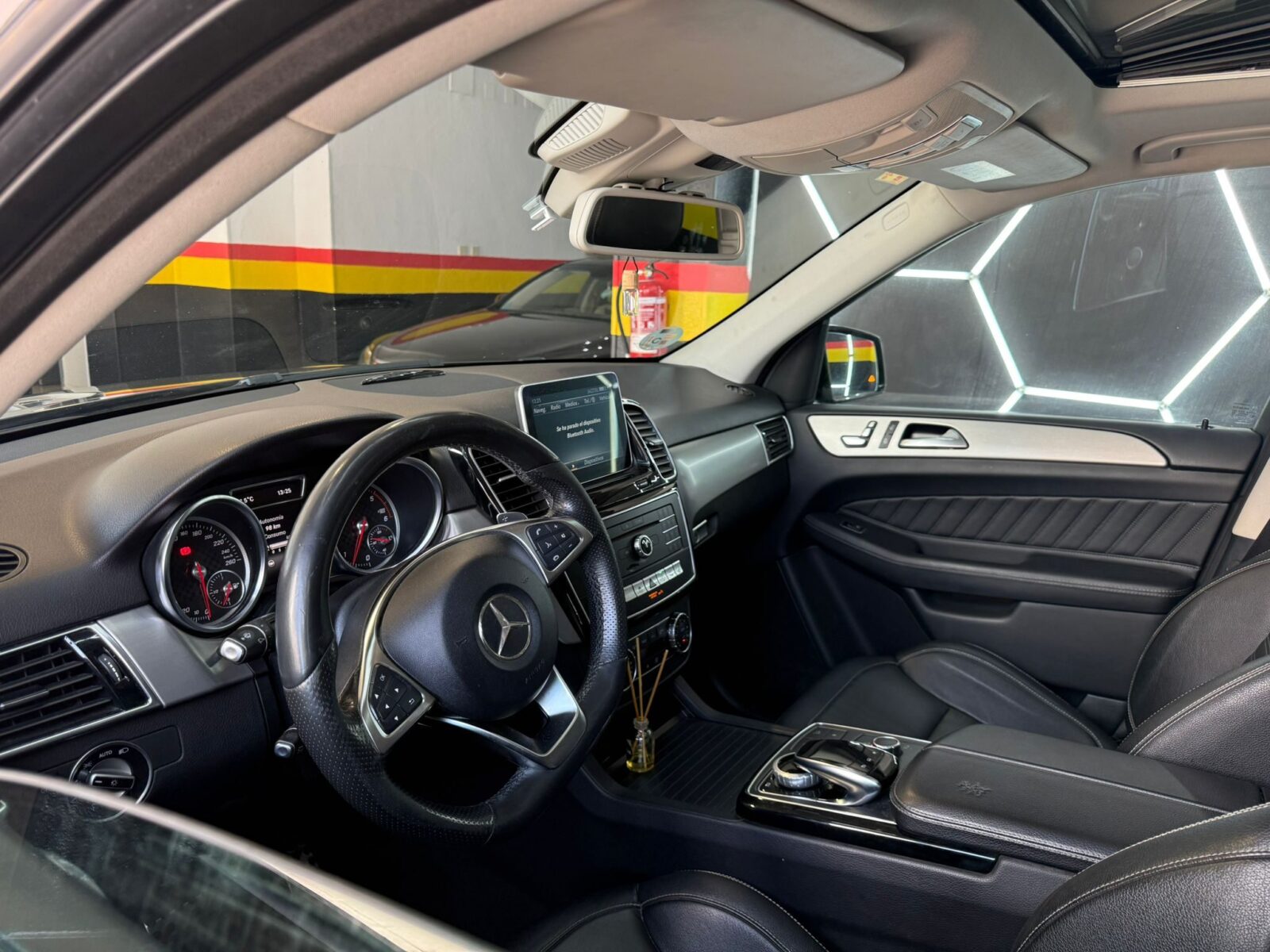 MERCEDES-BENZ GLE AMG-LINE