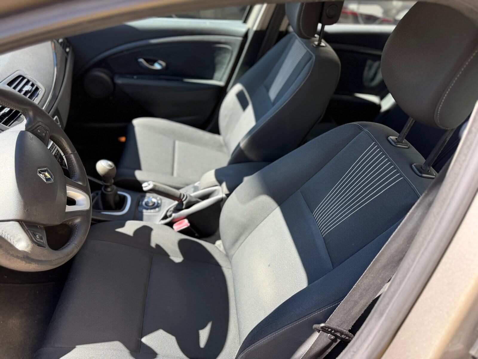 RENAULT Megane 1.6i tom tom 